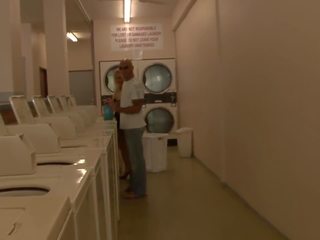 Blond milf picked up v na laundry