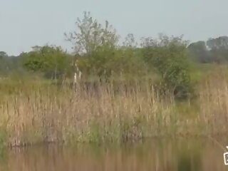 Full-blown мастурбує в a clearing, безкоштовно брудна відео бб