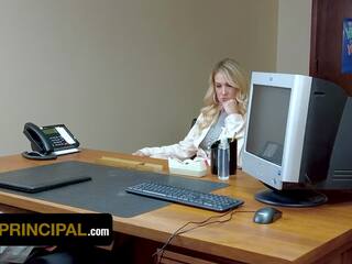 Pervers principal - excelent blonda milf devine ei matura pasarica insurubata adanc de lasciv principal