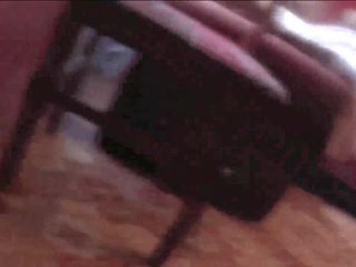 Putra tertangkap splendid langkah mama onani di mata-mata kamera di bawah tabel ketika stealling
