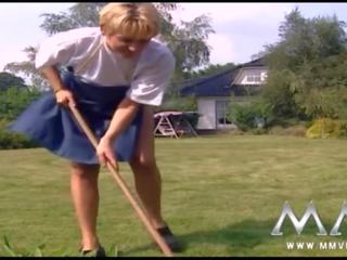Amateur female gardener gets pounded outdoors xxx clip vids