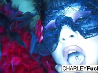 Charley 穿 一些 诱人的 女用贴身内衣裤