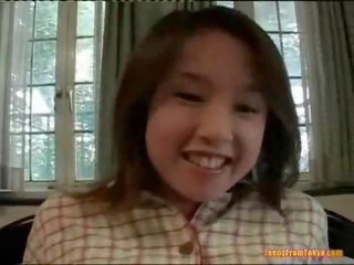 Nieśmiałe azjatyckie nastolatka dostaje pieprzony