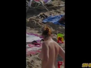 Splendid stor pupper toppløs milfs - voyeur amatør strand vis