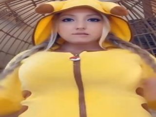 Θηλασμός ξανθός/ιά κοτσίδες πλεξίδες pikachu χάλια & spits γάλα επί τεράστιος βυζιά γερός επί dildo snapchat βρόμικο ταινία δείχνει