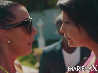 MARISKAX Mariska and Texas Patti pay the rent with x rated video