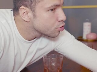Włochate perfected z sflaczałe cycuszki dostaje analny seks klips z facet