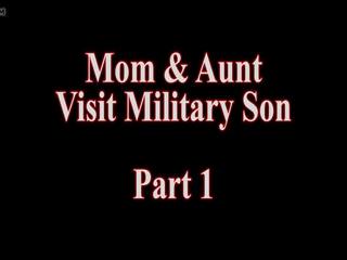 Mam en tante bezoek militair zoon deel 1, volwassen klem de