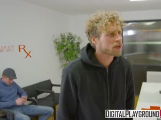 Digital playground - murdar asistenta știe cum pentru repara o ax