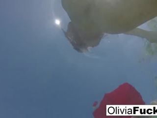 奥利维亚 austin 有 一些 夏天 有趣 在 该 水池 xxx 电影 movs