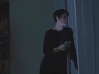 Carrie-anne moss, susie abromeit - джессіка джонс 1x01 (2015)